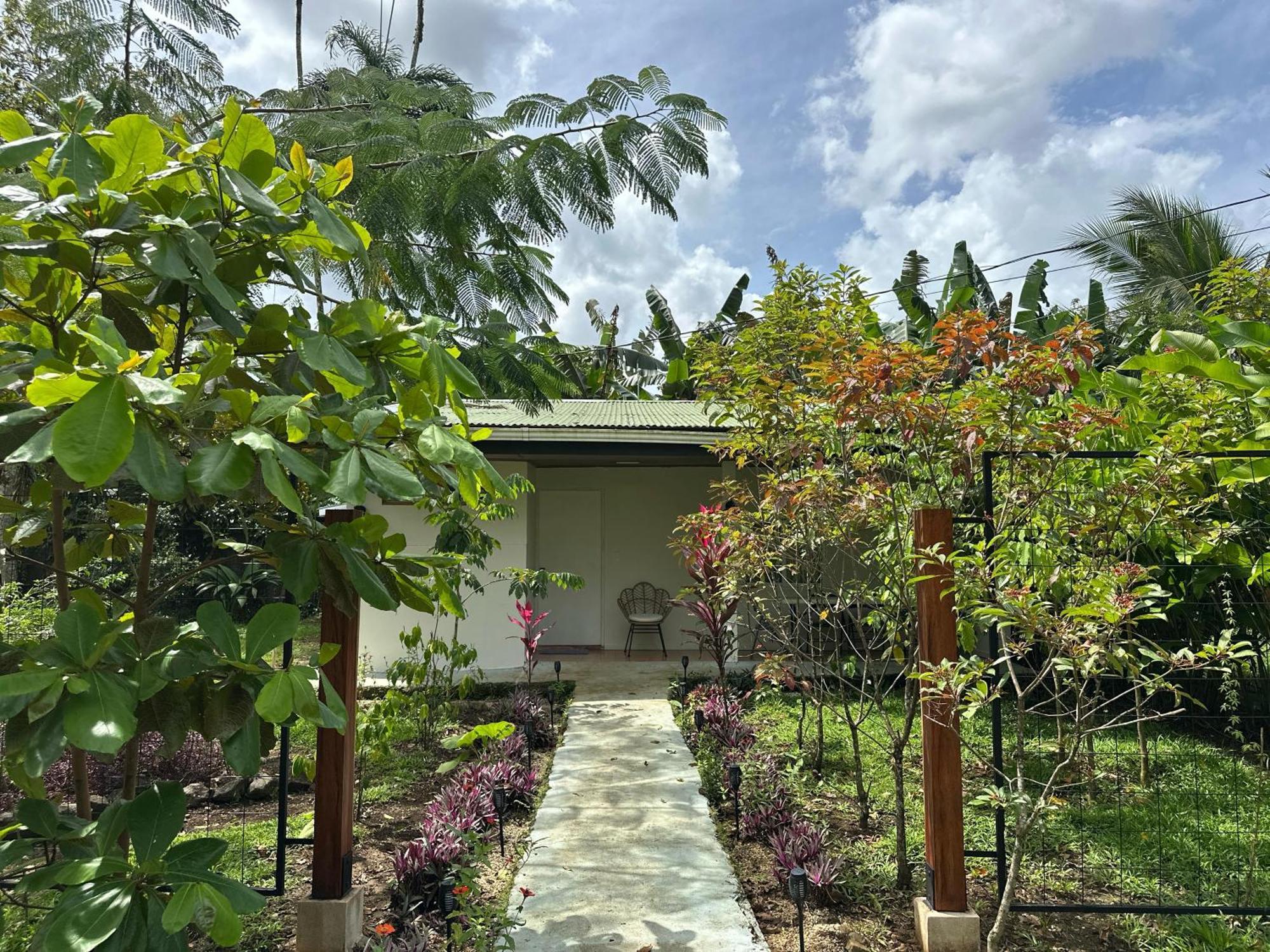 Almendros Eco-Villas La Fortuna Luaran gambar